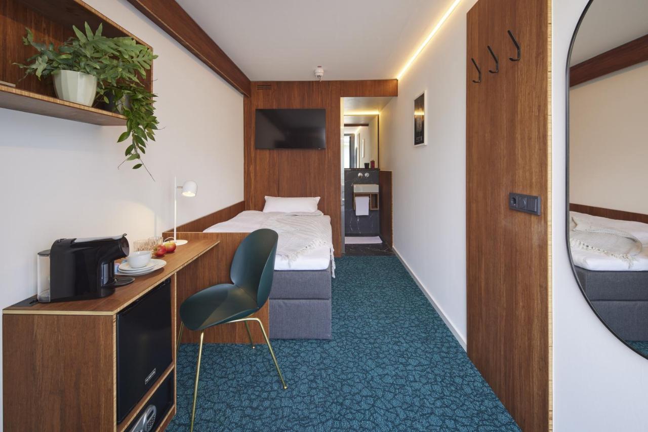 Tin Inn Montabaur L Einfach Gut - Das Hotel Aus Hochwertig Ausgebauten Ueberseecontainern 外观 照片